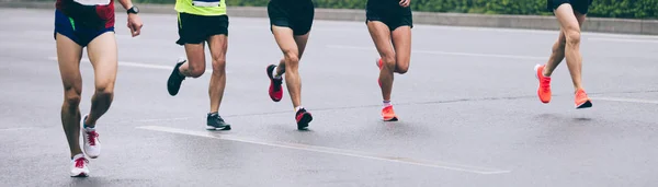 Marathon Runners Legs Running City Road — Stock Photo, Image