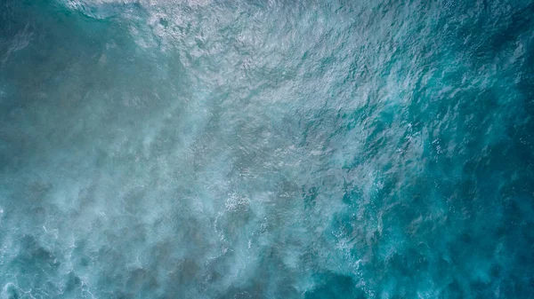 Vista Aérea Del Dron Hermosa Superficie Las Olas Marinas —  Fotos de Stock