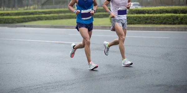 Marathon Runner Legs Running City Road — Stock Photo, Image