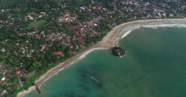 Sri lanka, balıkçı köyü ile güzel deniz manzarası havadan görünümü
