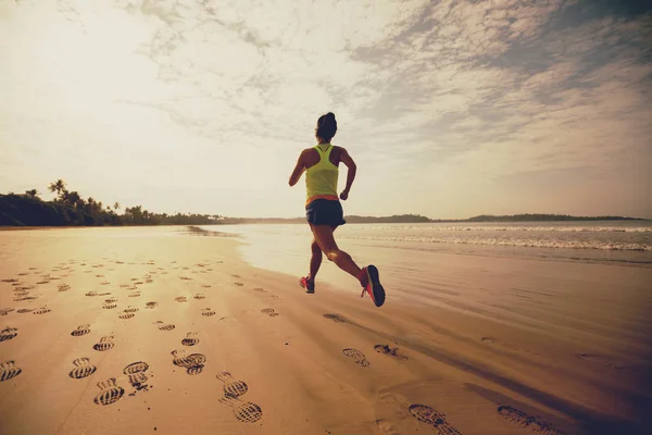 Young Fitness Woman Running Sunrise Beach — Stok fotoğraf