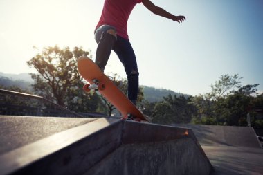 Kentsel kaykaycı kaykay kentsel kaykay rampa 