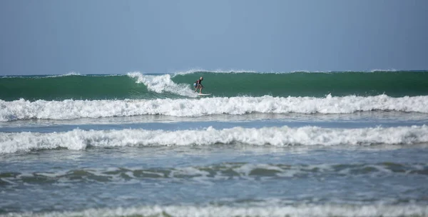 Surfista Captura Onda Mar Fevereiro 2019 — Fotografia de Stock