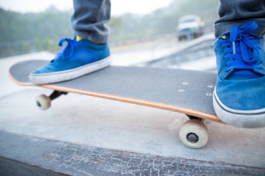 kaykay bacaklar skatepark, kaykay sürme
