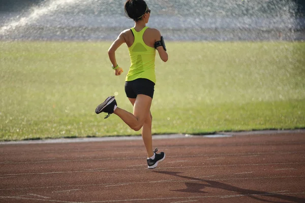 Femme Sportive Remise Forme Courir Sur Les Pistes Course Stade — Photo