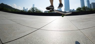 binalar ile şehirde aktif kaykay