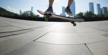 binalar ile şehirde aktif kaykay