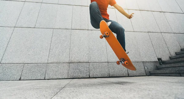 Jonge Skateboarder Doen Ollie City — Stockfoto