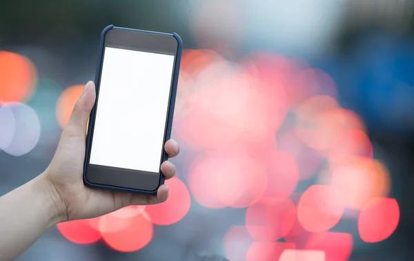 Person Som Innehar Mobiltelefon Hand Staden — Stockfoto