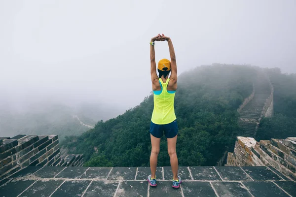 Sporty Fitness Woman Running Top Great Wall Mountain — Stock Photo, Image