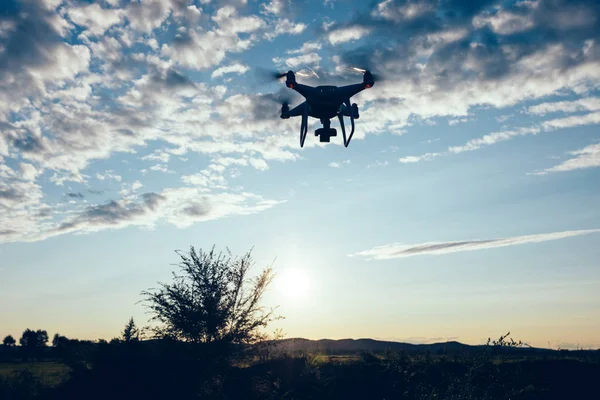 Drone Repül Égen Gyönyörű Naplemente — Stock Fotó