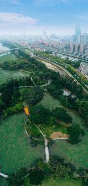 Shenzhen city, Çin'deki güzel parkın havadan panorama görünümü