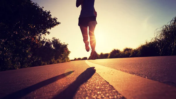 Fitness Woman Running Seaside Trail Morning — Stock Photo, Image