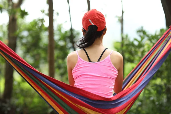 Woman Relaxing Colorful Hammock Summer Forest — Stock Photo, Image
