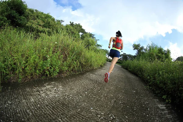 Young Fitness Woman Ultra Marathon Trail Runner Running Seaside Mountain — Stock Photo, Image