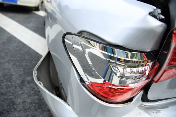 Accidente Coche Calle Automóviles Dañados Después Colisión Ciudad — Foto de Stock