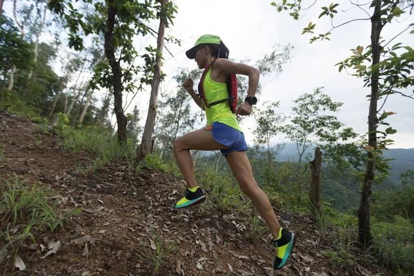 Sportswoman Cross Country Ultra Marathon Trail Runner Running Forest — Stockfoto