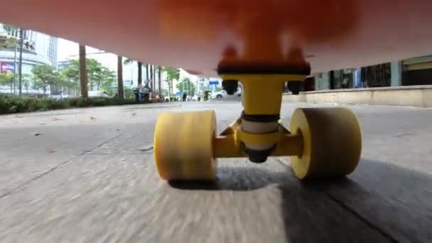 Shenzhen China July 2015 Close Riding Skateboard Street Shenzhen City — Stock Video