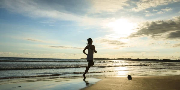 Corredor Fitness Mujer Corriendo Playa Del Amanecer —  Fotos de Stock