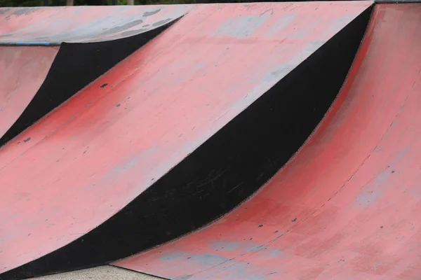 空の屋外スケートパークランプ — ストック写真