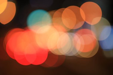 Deoşrenkli şehir gece ışıkları