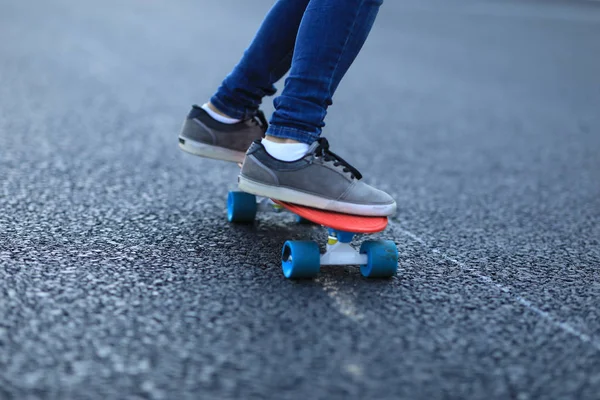 Skateboarder Skateboarden Snelweg Weg — Stockfoto