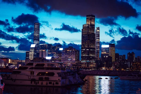 Bellissimi Skyline Illuminati Hong Kong Notte — Foto Stock