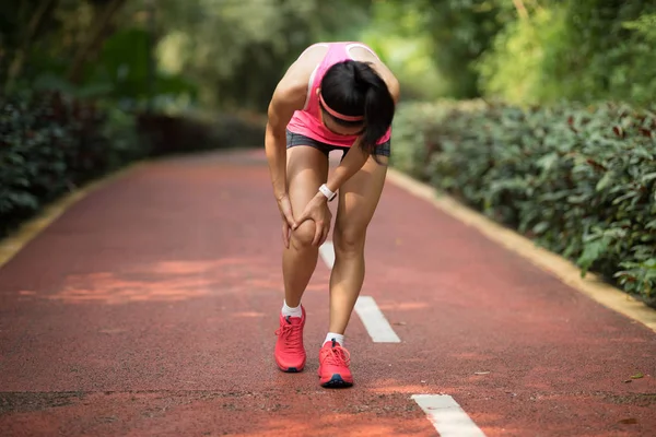 Female Runner Suffering Sport Injury Running — Stock Photo, Image
