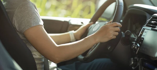 Asian Woman Driver Driving Road Car Nature — Stock Photo, Image