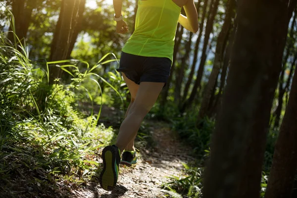 Young Woman Trail Runner Running Tropical Forest — Stock Photo, Image