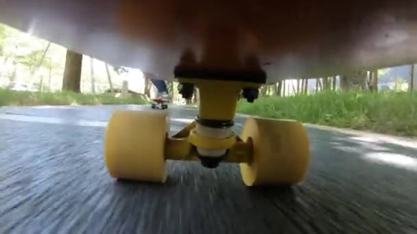 Spodní Záběry Skateboardingu Městě — Stock video