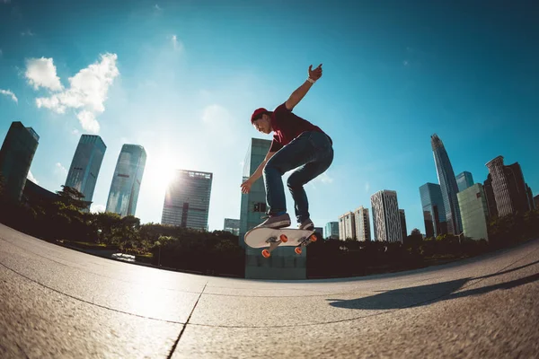 Skateboarder Skateboard Sunrise Park — Foto Stock