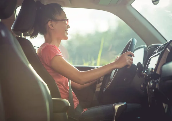 Asian Woman Driver Driving Road Car Nature — Stock Photo, Image