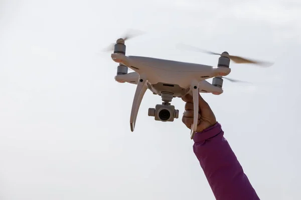Kézi Drón Felkészülés Repülésre — Stock Fotó