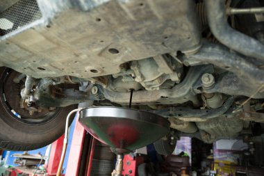 Kullanılmış motor yağını boşalt