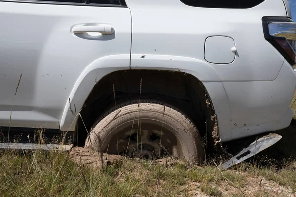 Suv Quedó Atrapado Barro —  Fotos de Stock