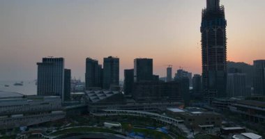 Gündoğumunda Chengdu şehrindeki modern apartmanların hava görüntüleri. Çin