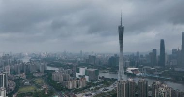 Şangay, Çin. Büyük şehir mimarisinin insansız hava aracı videosu