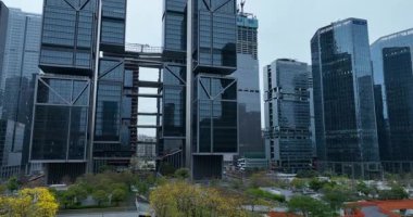 Guangzhou Pencere Ticari Limanı, cam cepheli modern eşsiz binaların videosu.