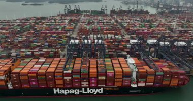 Çin 'in Shenzhen şehrindeki Yantian konteynır terminalinin insansız hava aracı videosu.