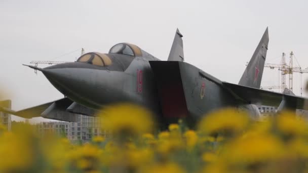 Russische Sowjetische Flugzeuge Und Militärflugzeuge Bleiben — Stockvideo