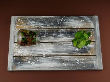 mutfak Kurulu pişirme sebze salatası yaprak peynir fındık nar yağı