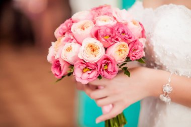 Düğün gelinin elleri