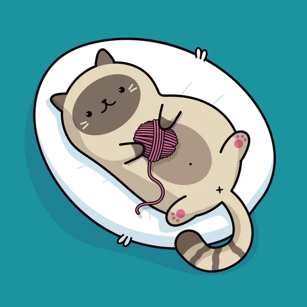 Tembel Siyam kedi yatakta yatan, sevimli kawaii şişman kedi arkasında yatan ve iplik karikatür simgesi, vektör düz illüstrasyon topu ile oynuyor. Tebrik kartı, afiş, logo, etiket, baskı için kullanılır