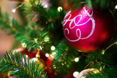 Chrismas ağaç, çam, yeni yıl, chrismas lighs dekore edilmiş