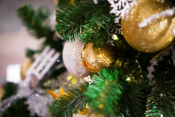 Geschmückter Weihnachtsbaum Neujahr — Stockfoto