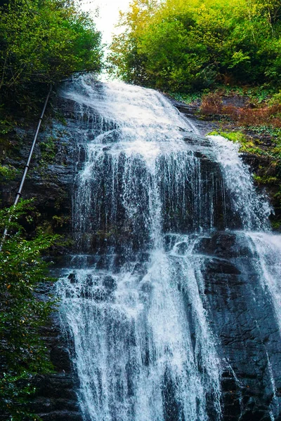 Cachoeira Irina Abcásia Oriental Perto Cidade Tkvarcheli — Fotografia de Stock