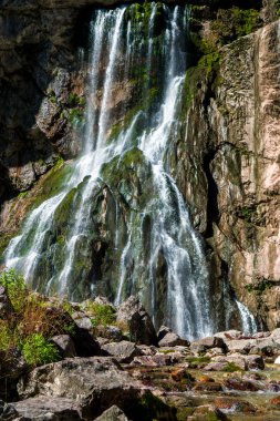 Gega şelale. Abhazya en ünlü ve en büyük şelale.