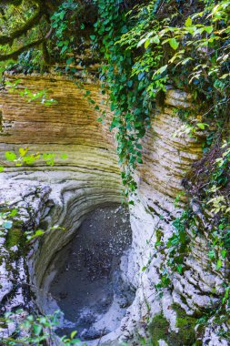 dağ nehir nehir yatağı izleri