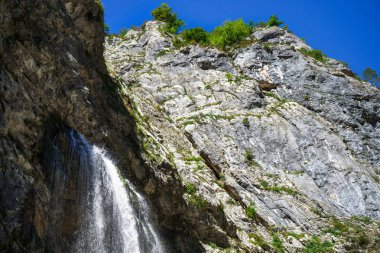 Gega şelale. Abhazya en ünlü ve en büyük şelale.